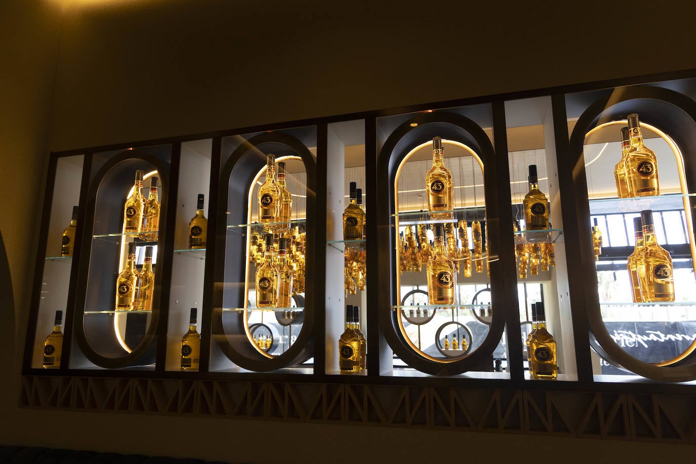 Así es el interior del complejo hostelero de Licor 43