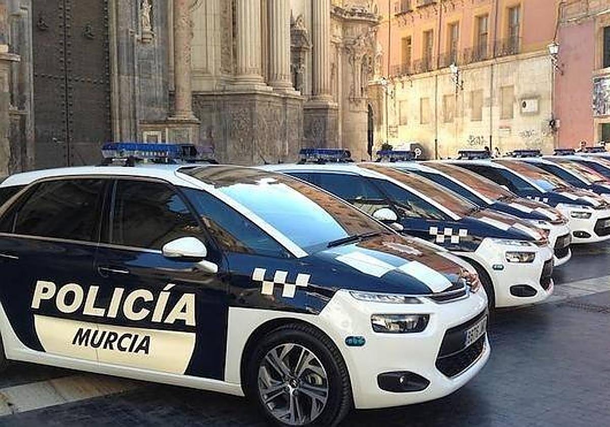 Presentación de los nuevos coches de la Policía Local en años anteriores.