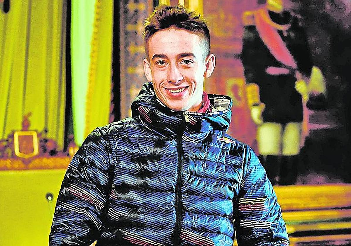 Pedro Acosta, en su recibimiento en el Ayuntamiento de Mazarrón tras proclamarse campeón de Moto3 en 2021.