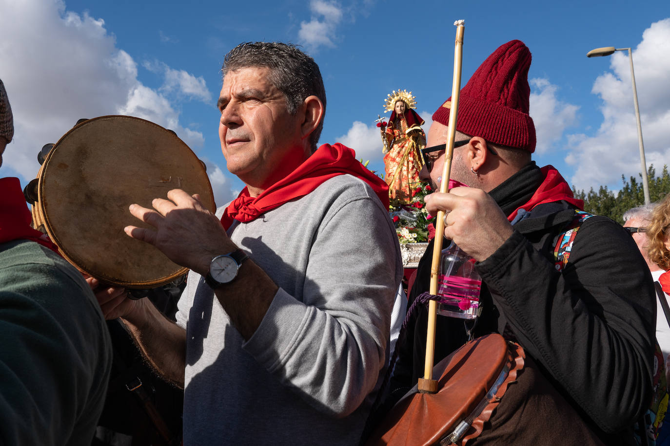 La romería de bajada de La Santa de Totana, en imágenes