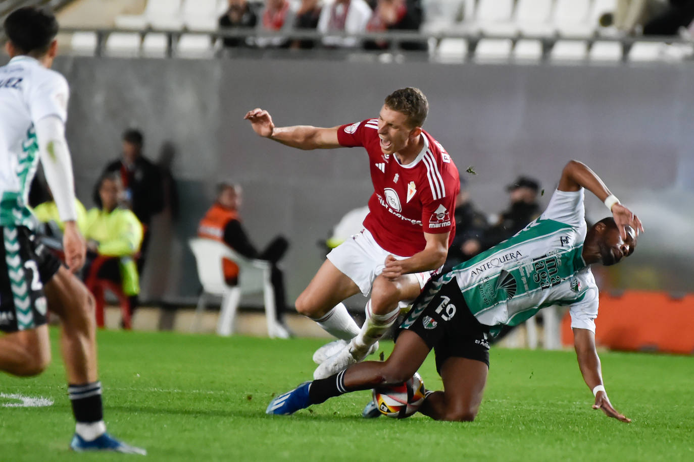 La derrota del Real Murcia frente al Antequera, en imágenes