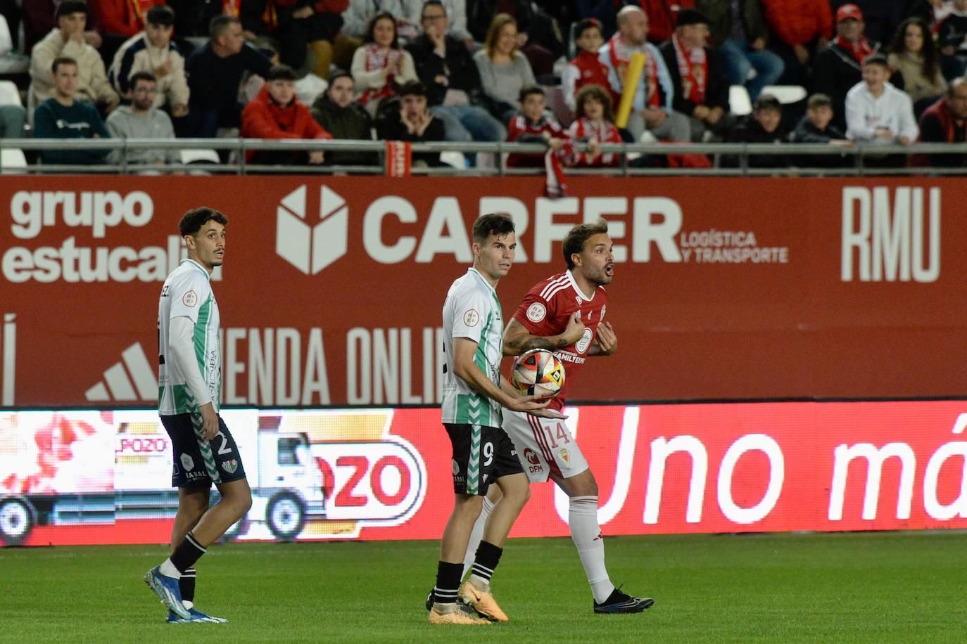 La derrota del Real Murcia frente al Antequera, en imágenes