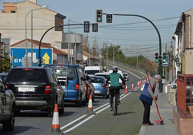 La carretera de Santa Catalina sigue pendiente de los separadores.