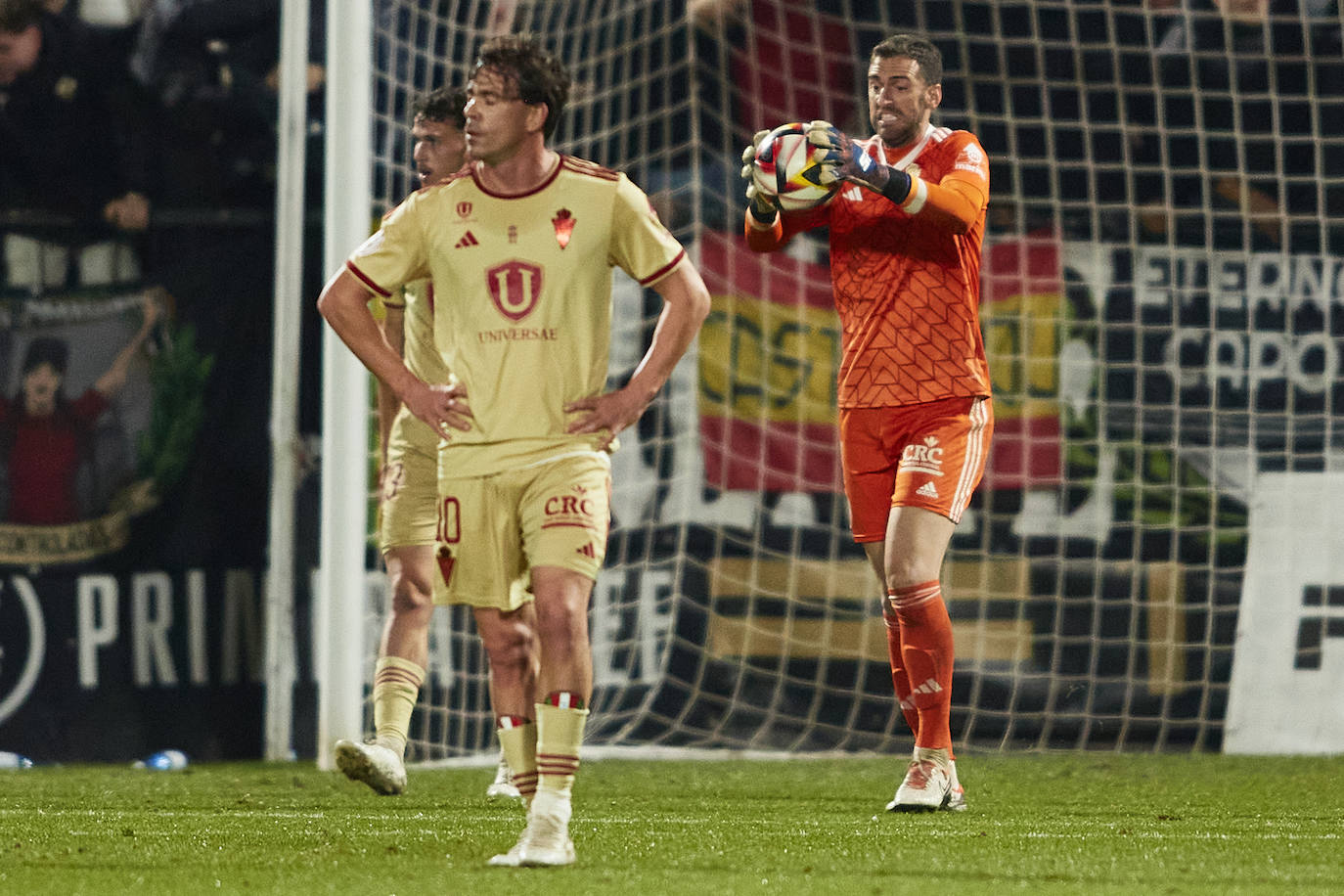 La derrota del Real Murcia frente al Castellón, en imágenes