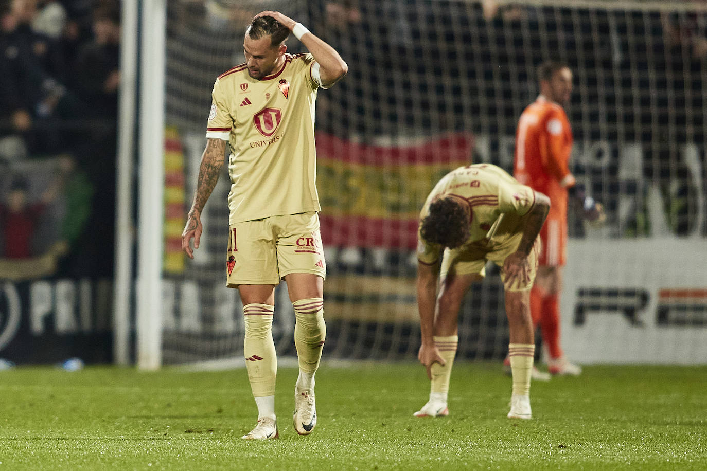 La derrota del Real Murcia frente al Castellón, en imágenes