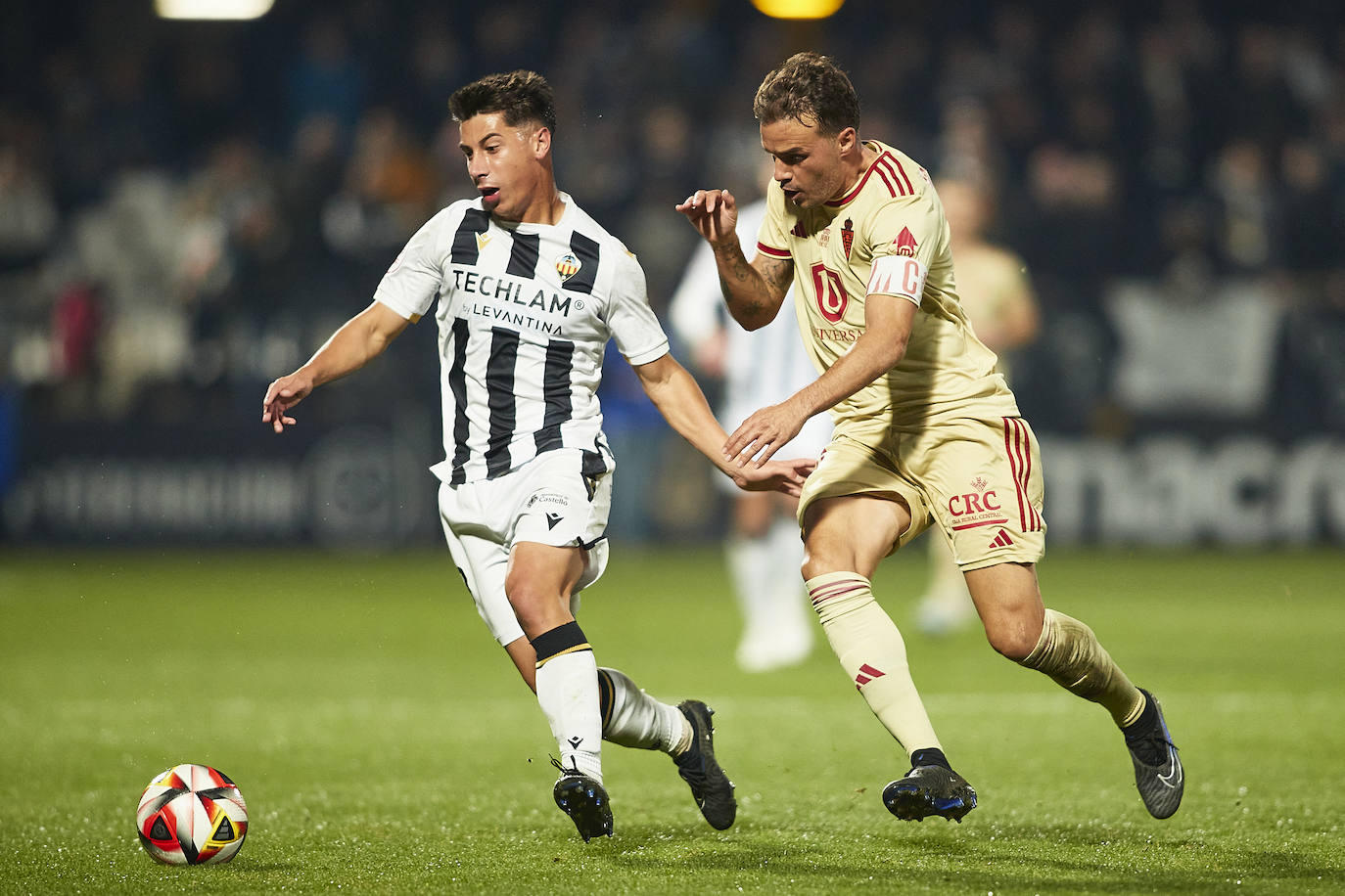 La derrota del Real Murcia frente al Castellón, en imágenes