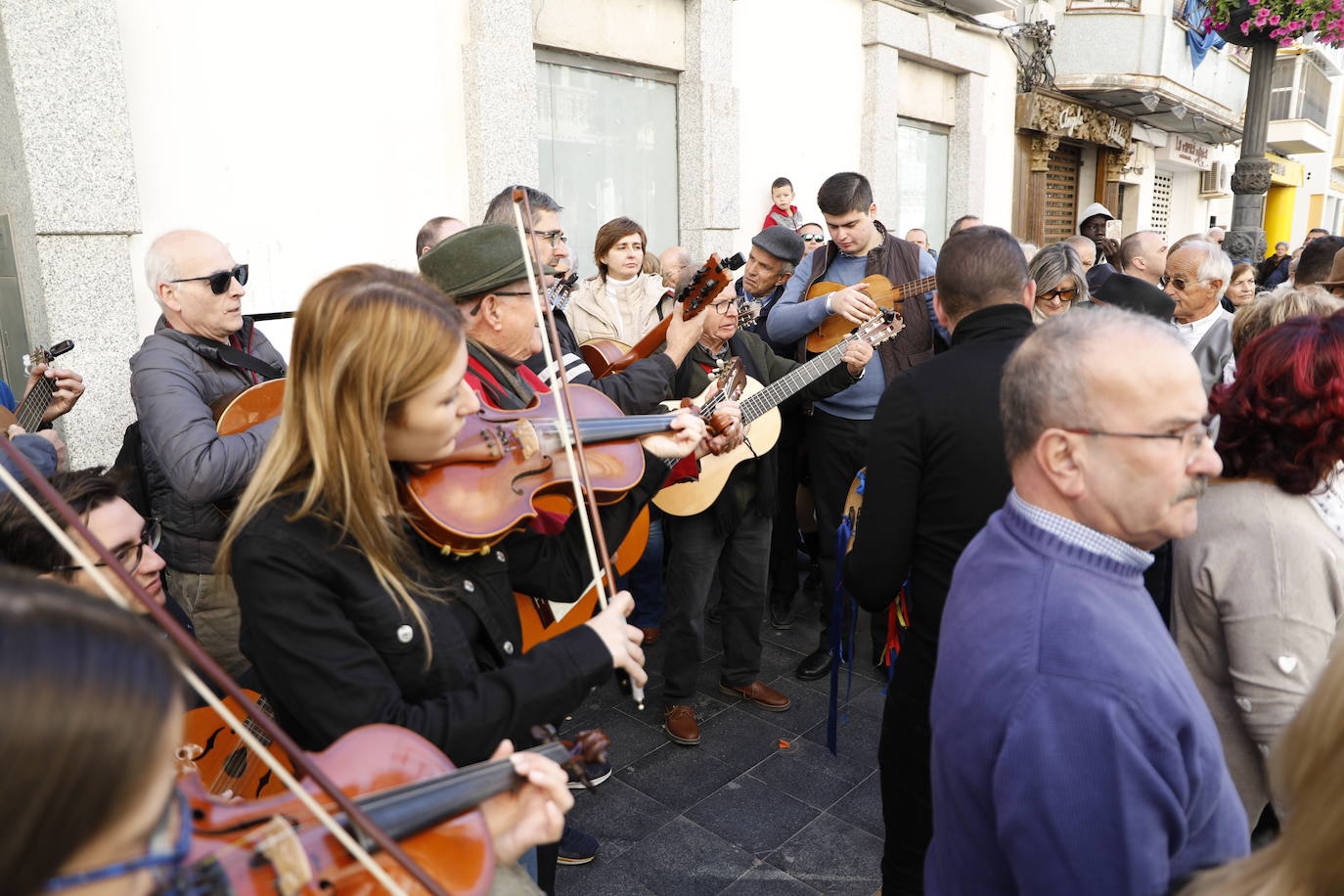 Cantos de Pascua en la calle Corredera de Lorca