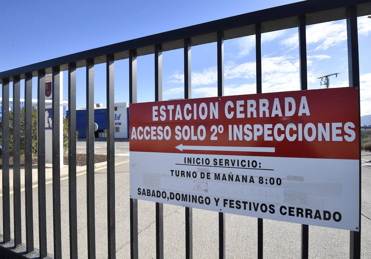 Imagen de la entrada a la ITV de Alcantarilla.