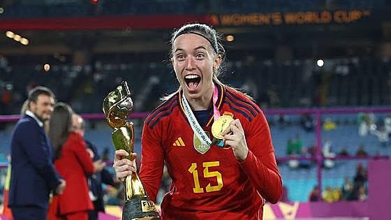 AGOSTO. La futbolista yeclana Eva Navarro hace historia