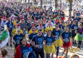 Participantes de la San Silvestre de Cartagena arrancan la prueba del pasado año.