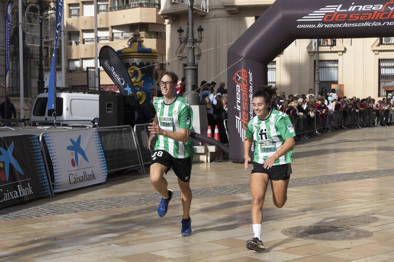 La llegada de la carrera San Silvestre 2023, en imágenes