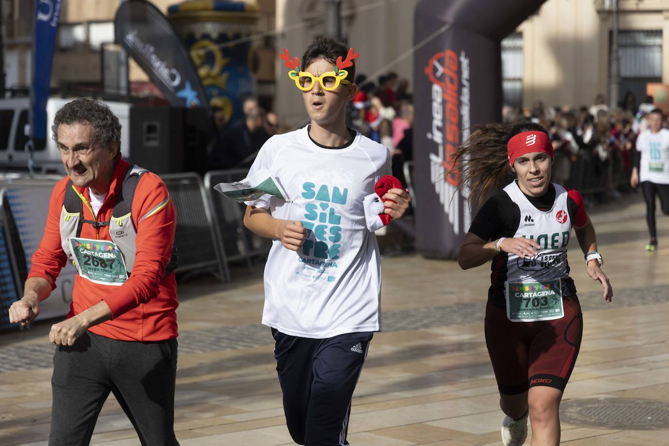 La llegada de la carrera San Silvestre 2023, en imágenes