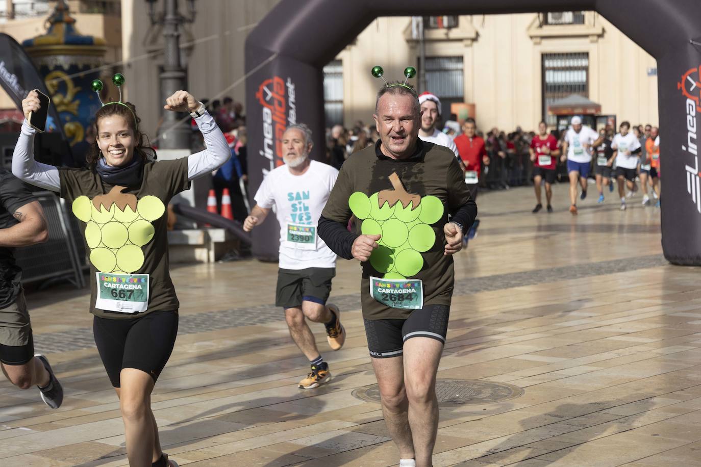 La llegada de la carrera San Silvestre 2023, en imágenes