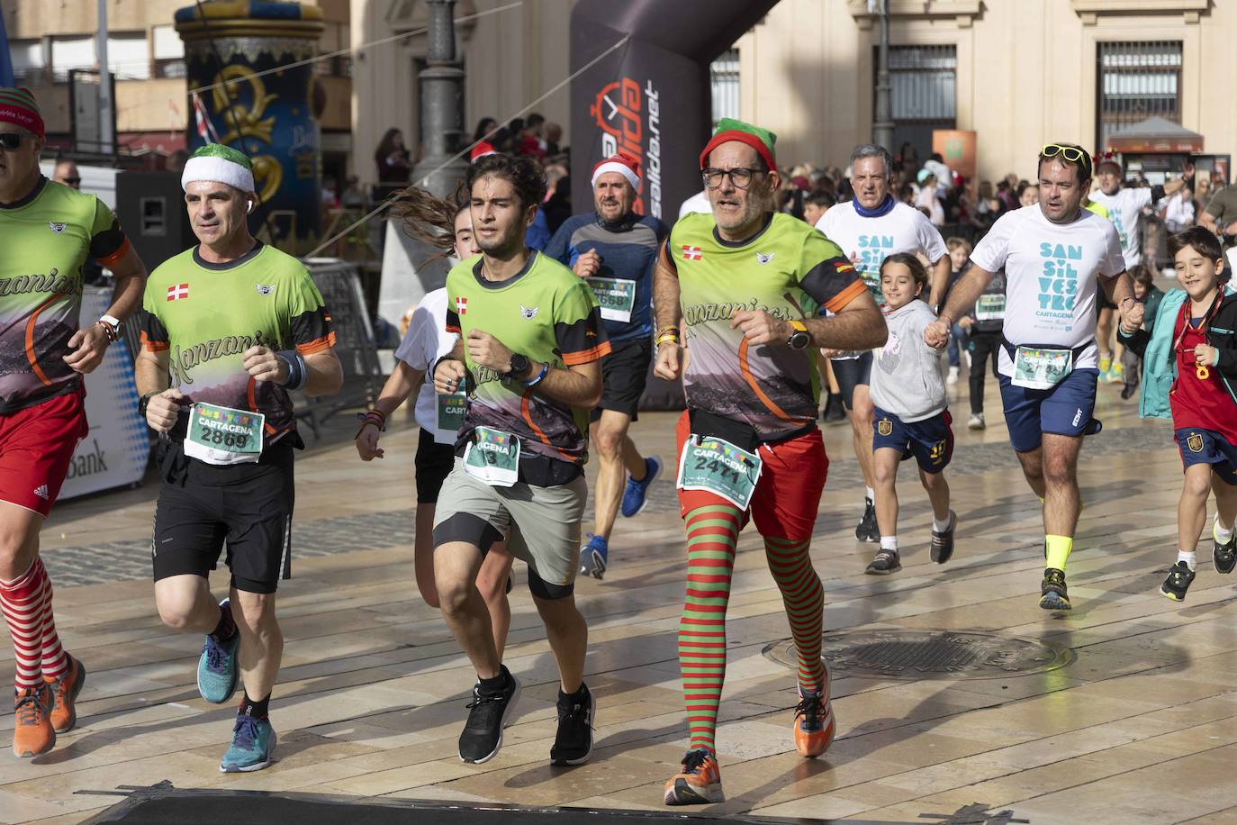 La llegada de la carrera San Silvestre 2023, en imágenes