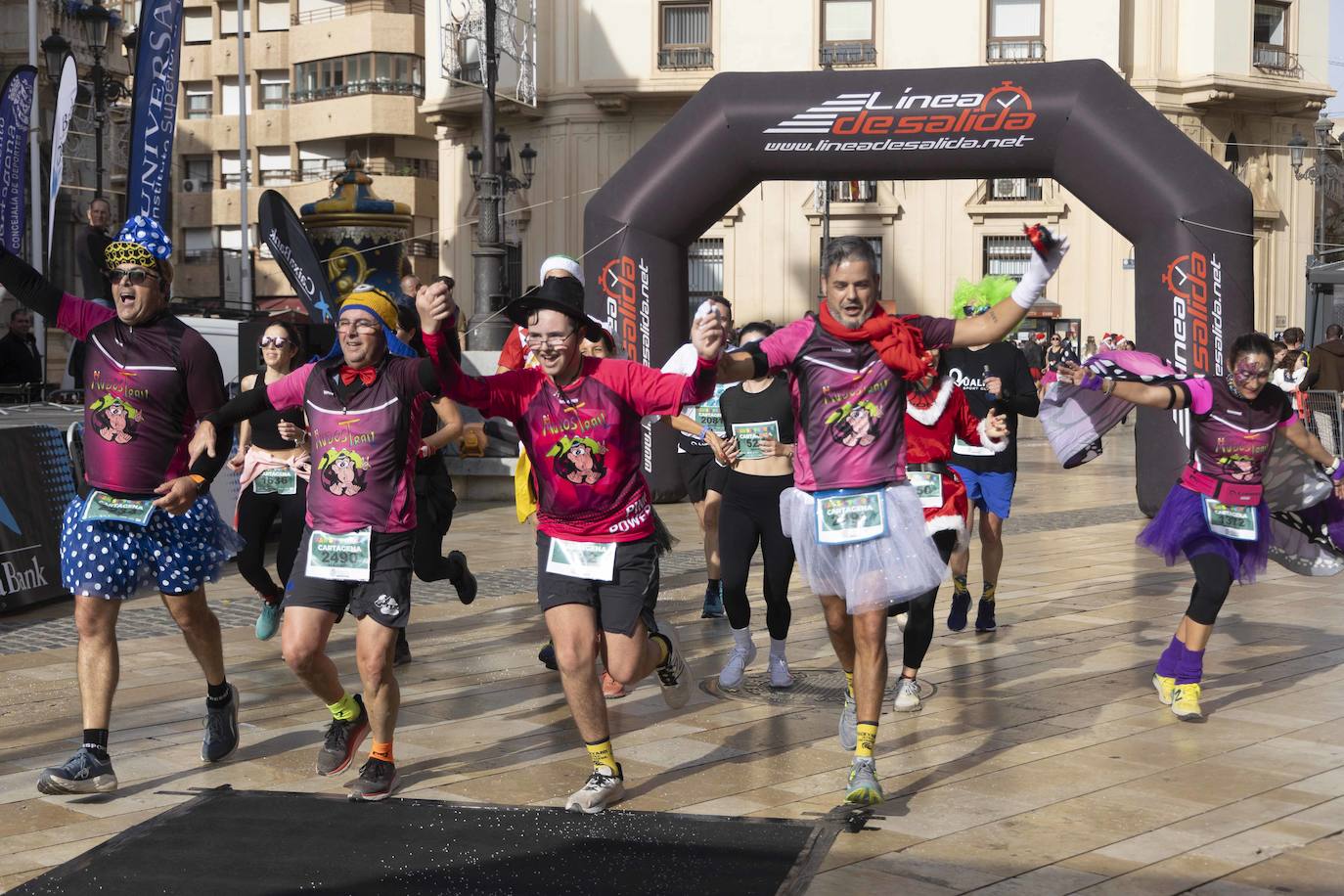 La llegada de la carrera San Silvestre 2023, en imágenes