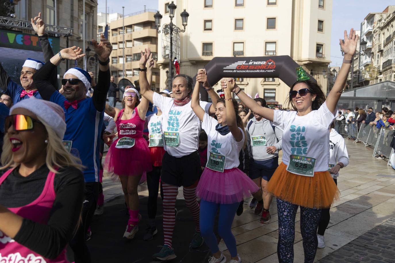 La llegada de la carrera San Silvestre 2023, en imágenes