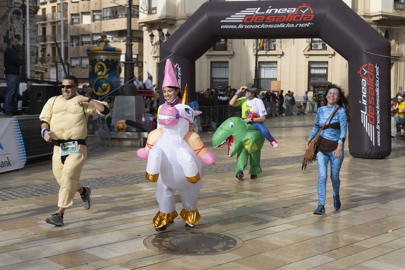 La llegada de la carrera San Silvestre 2023, en imágenes