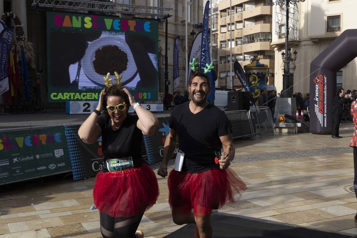 La llegada de la carrera San Silvestre 2023, en imágenes