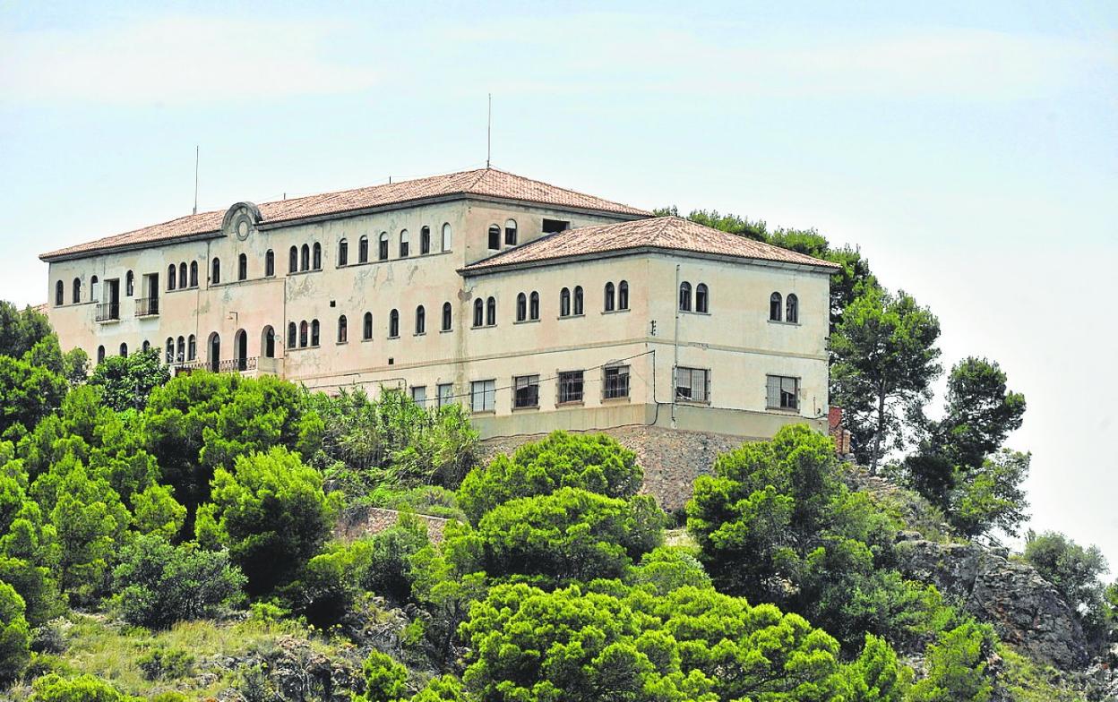 Fachada principal de la Casa de Espiritualidad de la Fuensanta. 