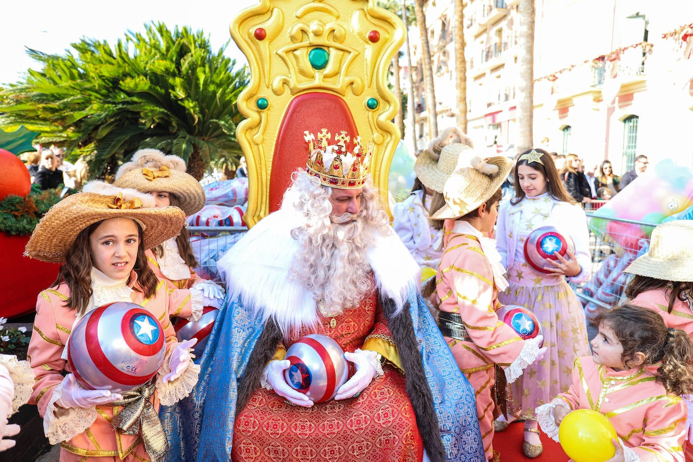 Fotos: Murcia recibe a los Reyes Magos