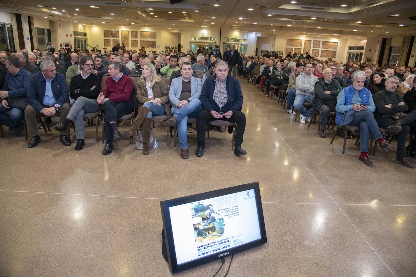 Fotos: Asamblea de agricultores del Campo de Cartagena