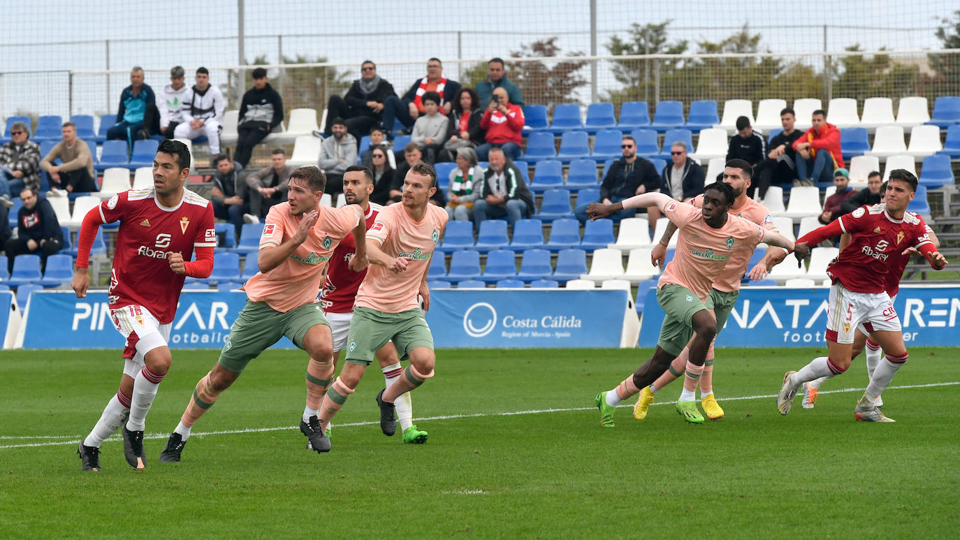 Fotos: El Real Murcia cae ante el Werder Bremen alemán (2-0)