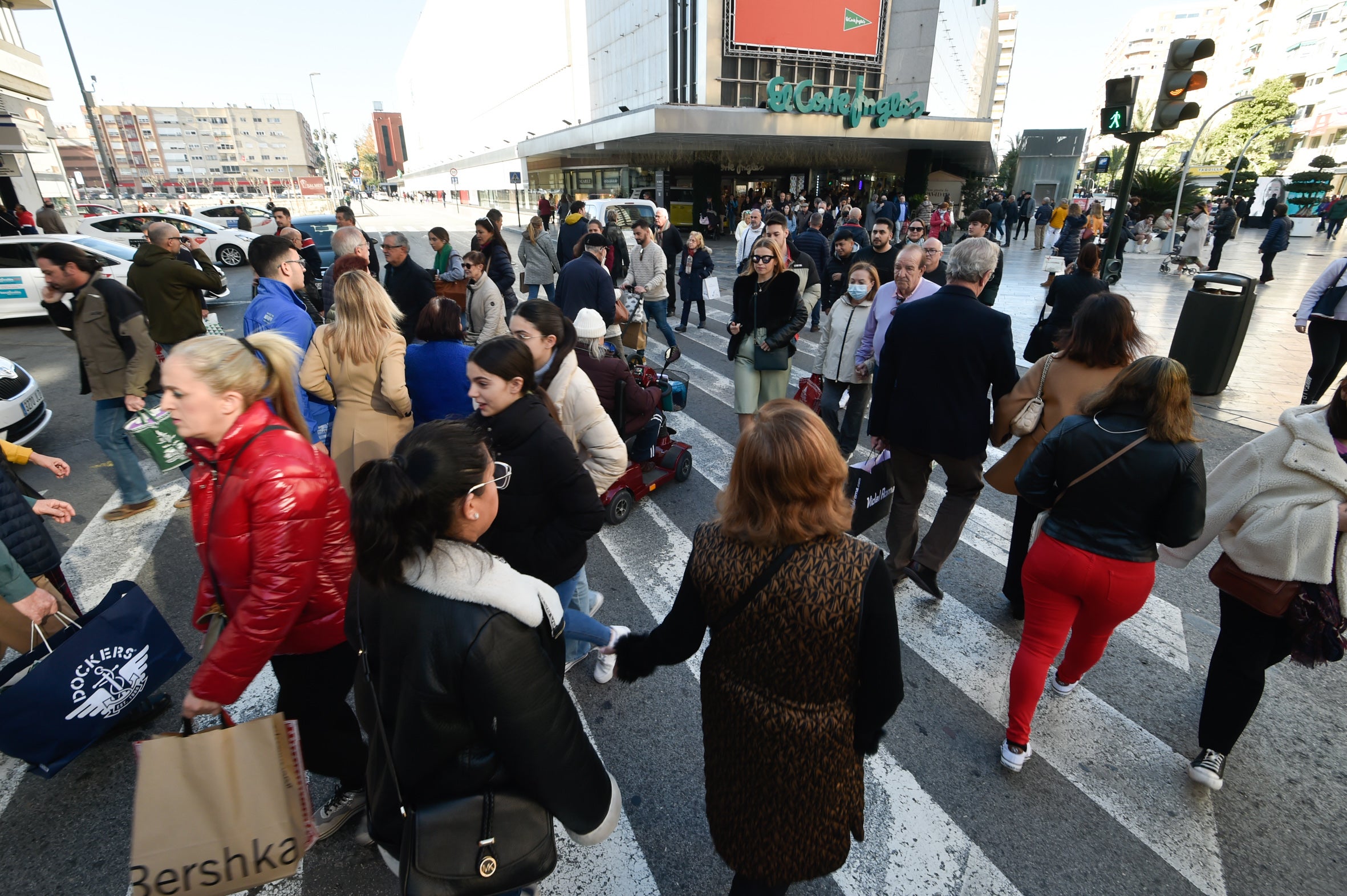 Fotos: Las rebajas «diluidas» por los descuentos llenan tiendas y centros comerciales de Murcia