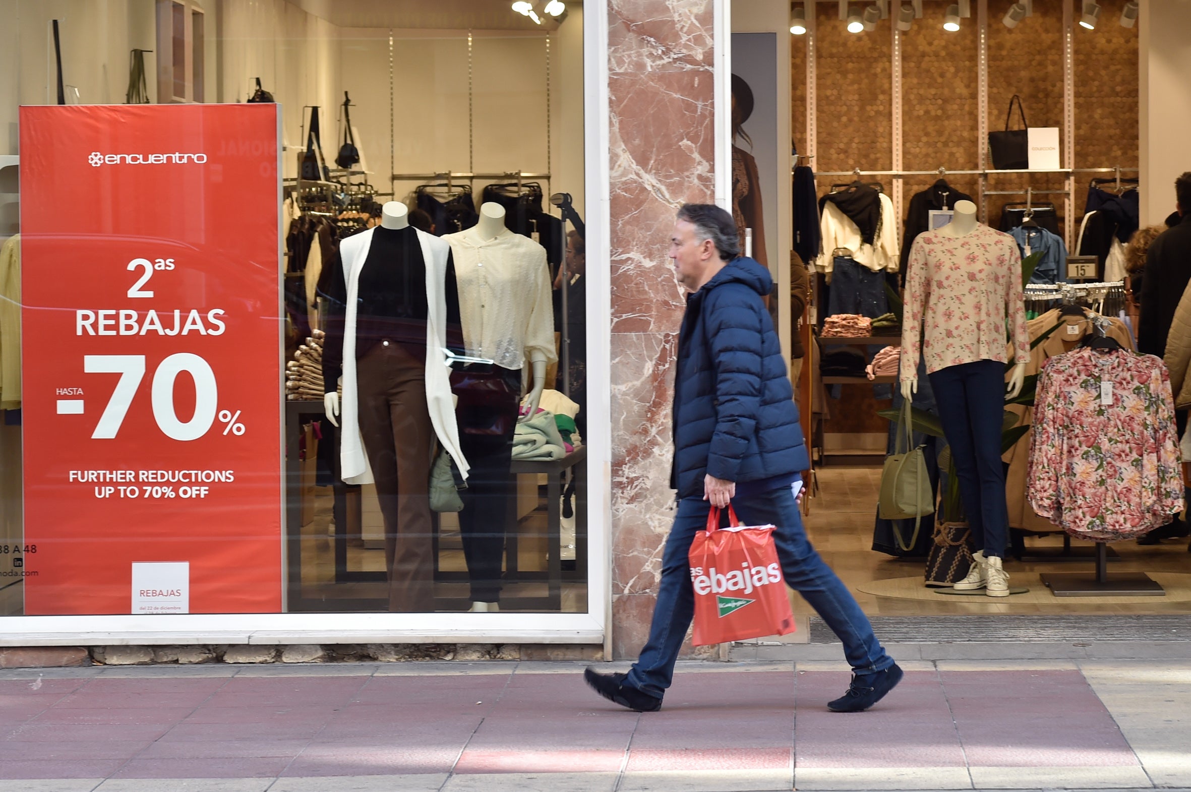 Fotos: Las rebajas «diluidas» por los descuentos llenan tiendas y centros comerciales de Murcia