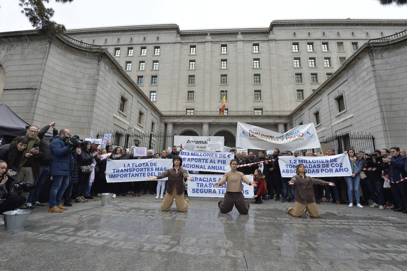 Fotos: La protesta contra el recorte del Trasvase Tajo-Segura, en imágenes