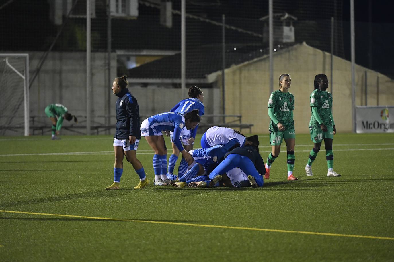 Fotos: Las imágenes del partido Alhama-Levante (5-3)