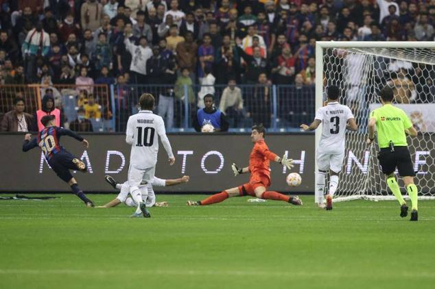 Gavi rubrica el primer gol del Barça ante Courtois.