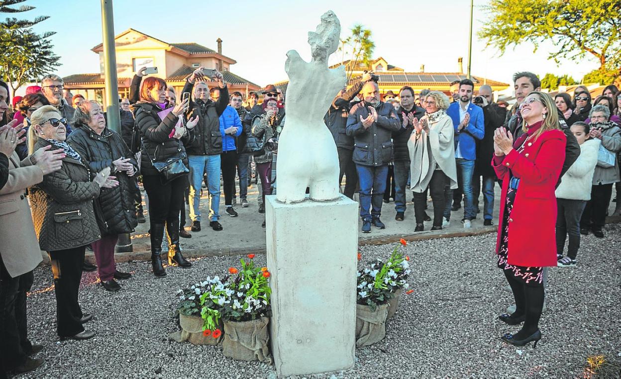 Pozo Estrecho recuerda a Maite Defruc