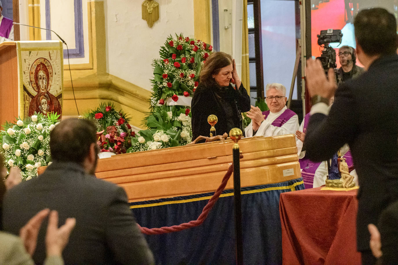 Fotos: Multitudinario adiós a José Luis Mendoza