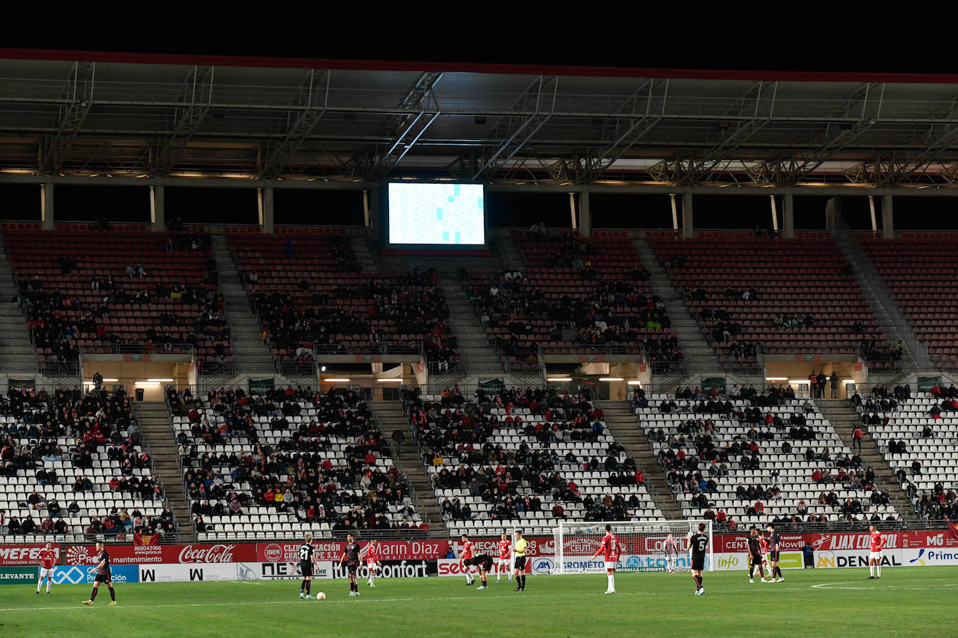 Fotos: Búscate en las gradas del Enrique Roca en la victoria del Real Murcia