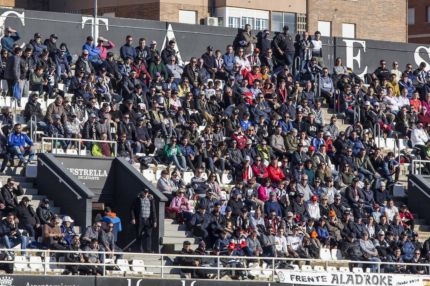 Fotos: Búscate en las gradas del Cartagonova en el partido ante el Tenerife