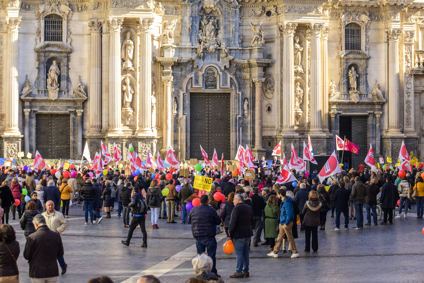 Fotos: La protesta de los vecinos contra el Plan de Movilidad en el centro de Murcia, en imágenes