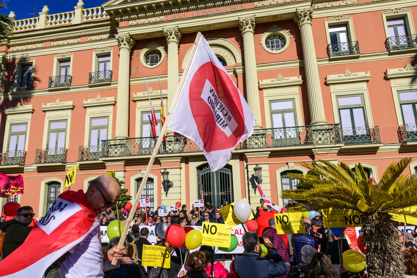 Fotos: La protesta de los vecinos contra el Plan de Movilidad en el centro de Murcia, en imágenes