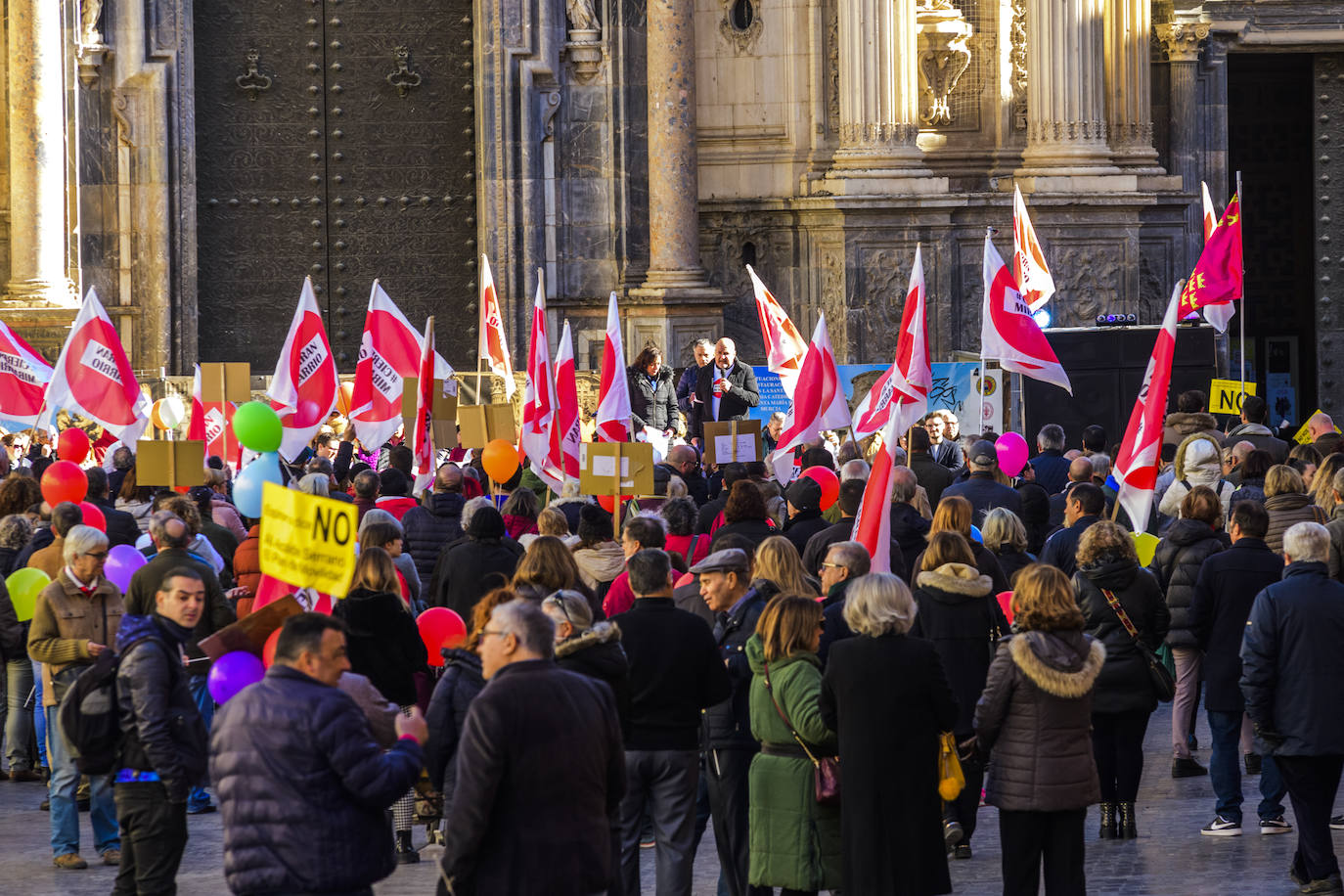 Fotos: La protesta de los vecinos contra el Plan de Movilidad en el centro de Murcia, en imágenes