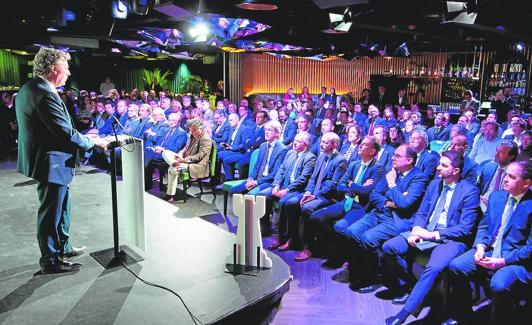 El director de LA VERDAD, Alberto Aguirre de Cárcer, inauguró el evento ante los cerca de doscientos asistentes. 