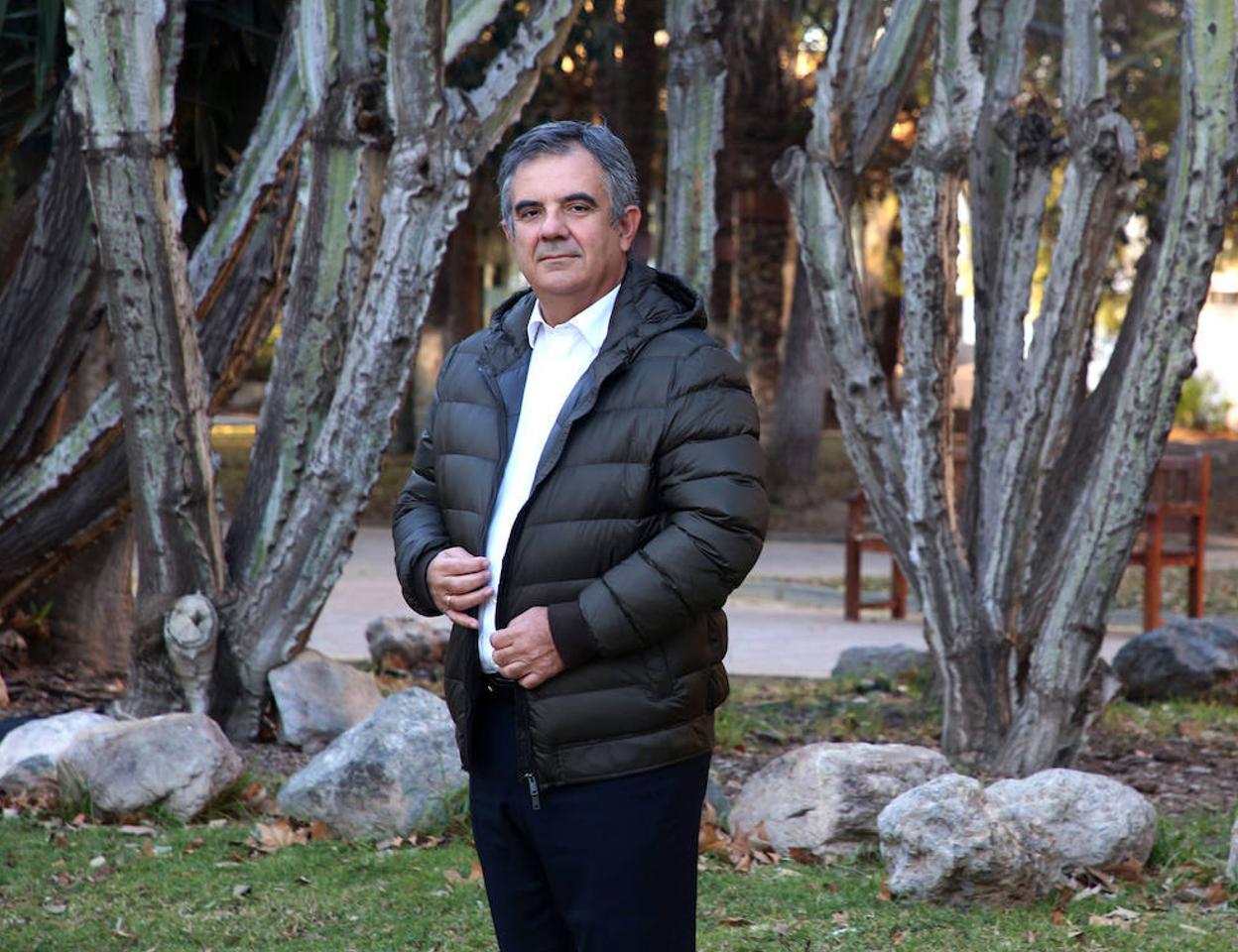 Juan María Vázquez, en el jardín de La Pólvora de Murcia. 