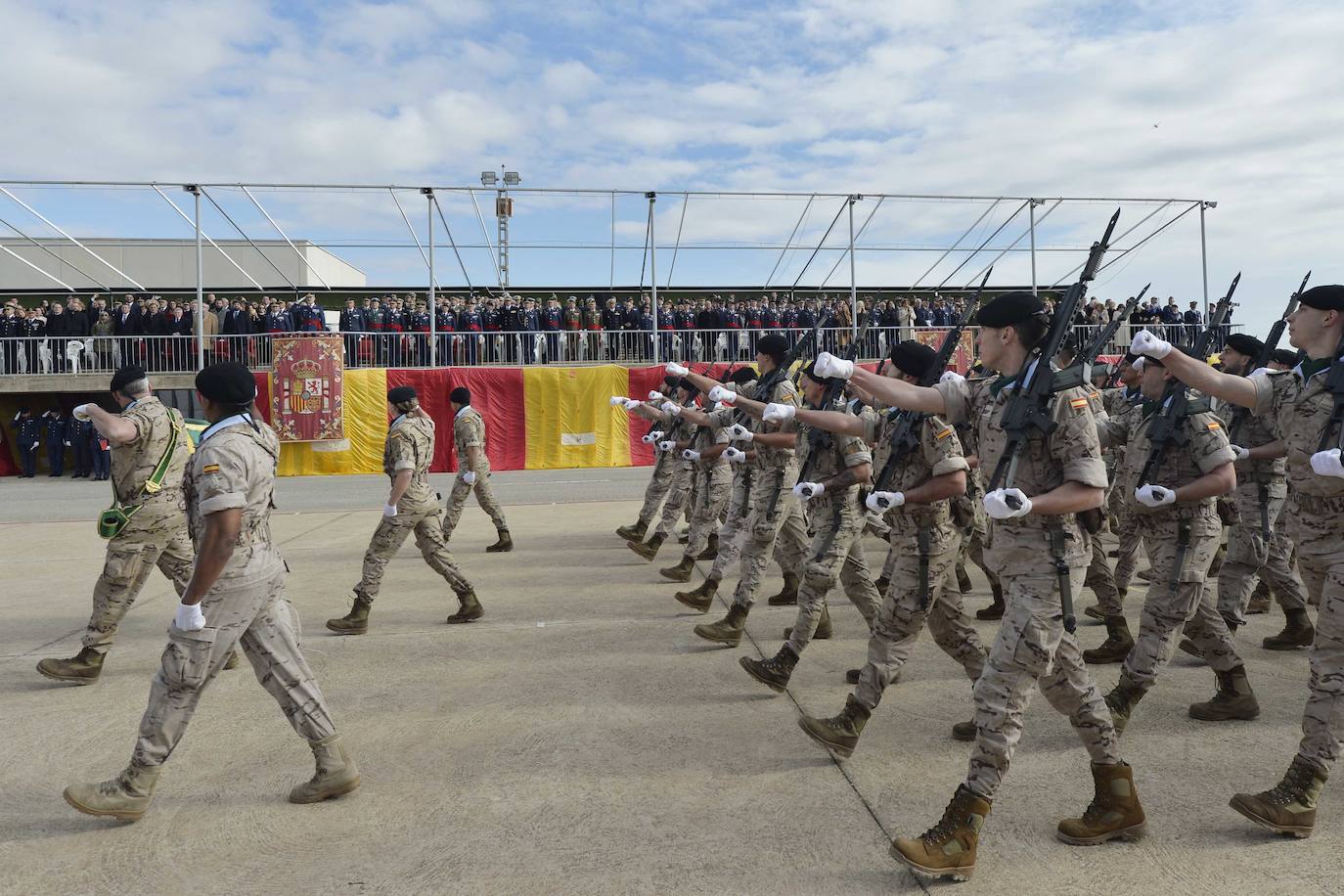 Fotos: 75º aniversario de la Escuela Militar de Paracaidismo Méndez Parada, en imágenes