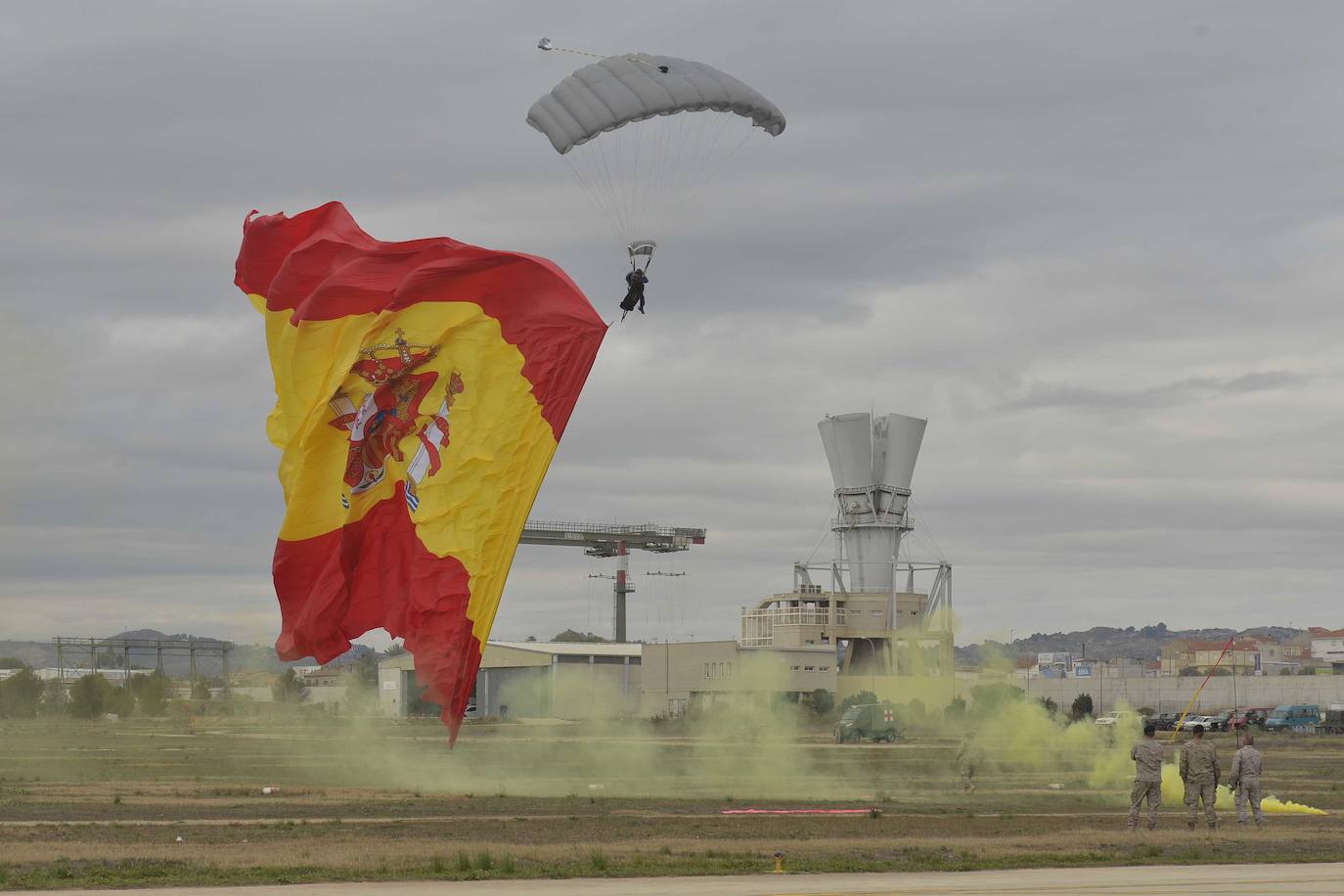 Fotos: 75º aniversario de la Escuela Militar de Paracaidismo Méndez Parada, en imágenes