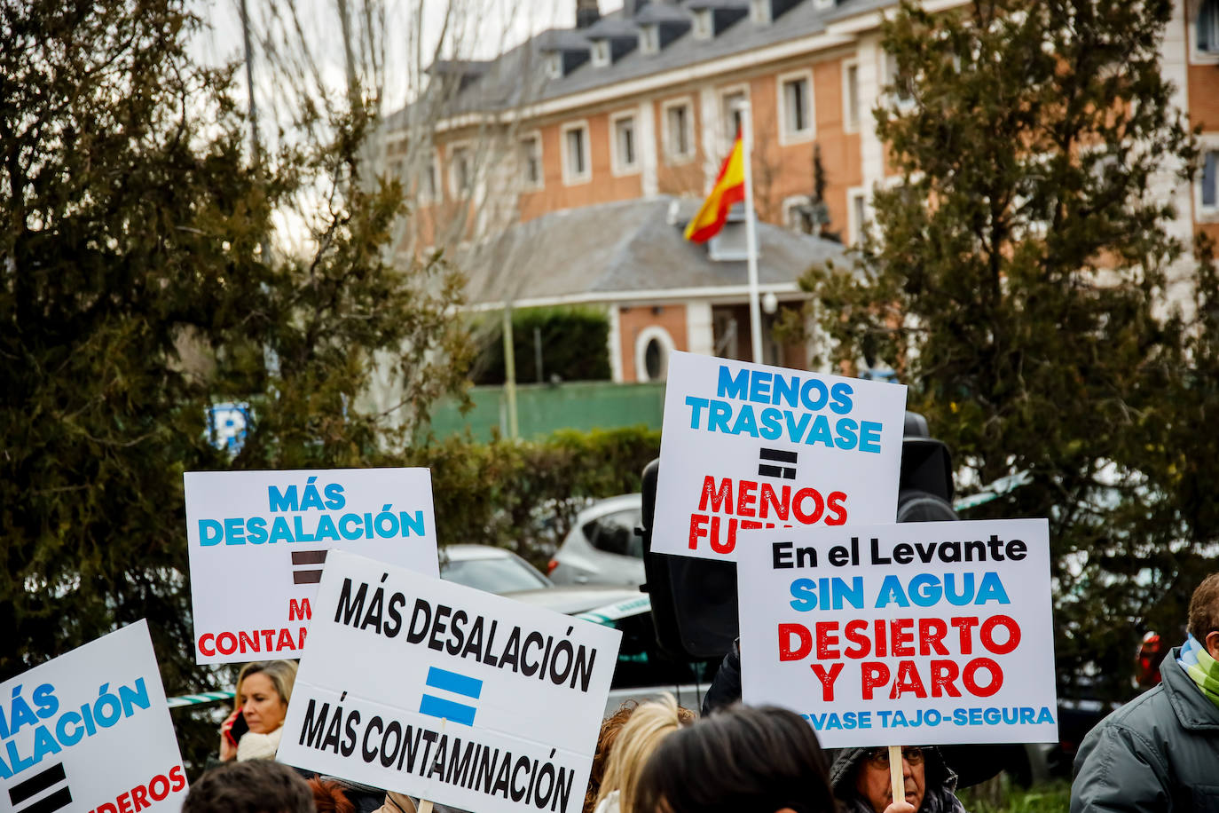 Fotos: Concentración de regantes frente al palacio de La Moncloa