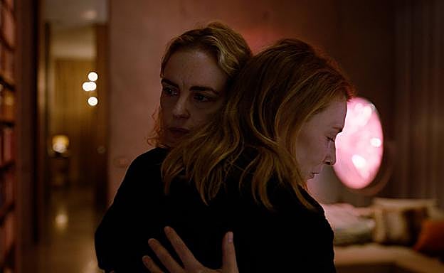 Nina Hoss y Cate Blanchett en 'Tár'.