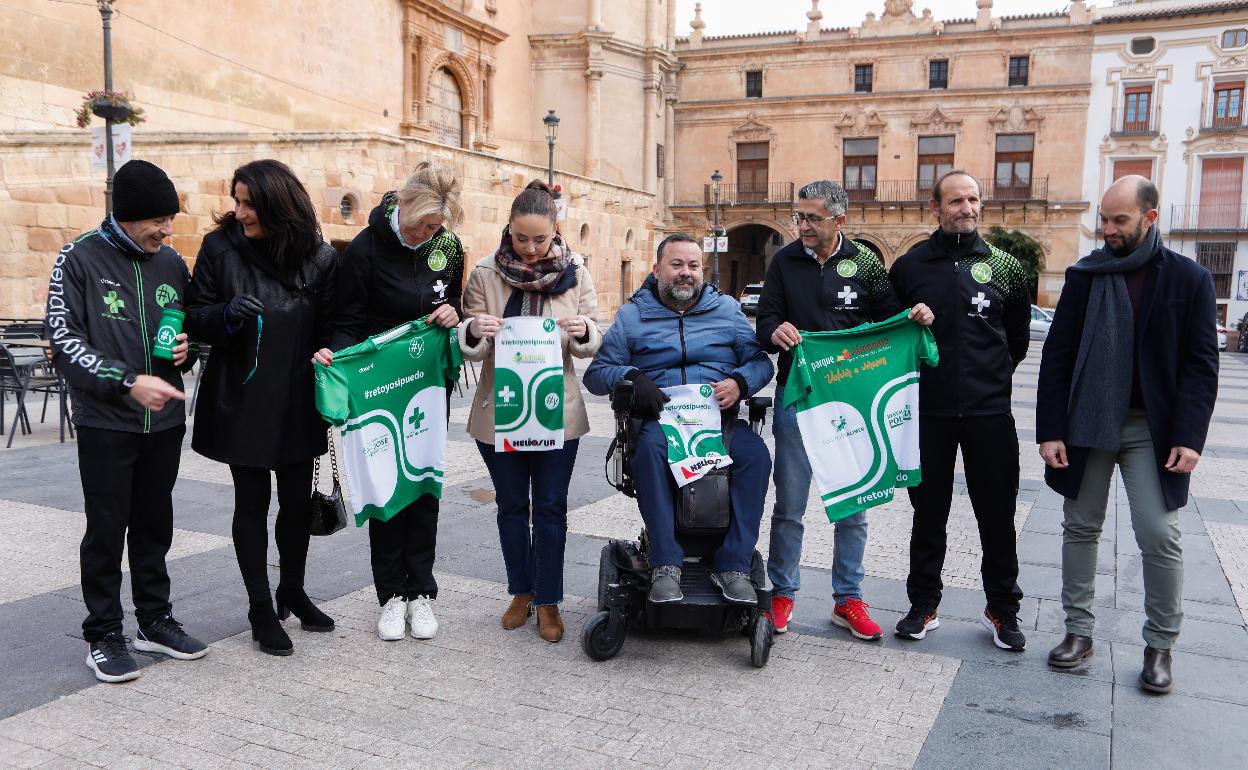 Presentación del '#RetoYoSiPuedo' en la plaza de España. 