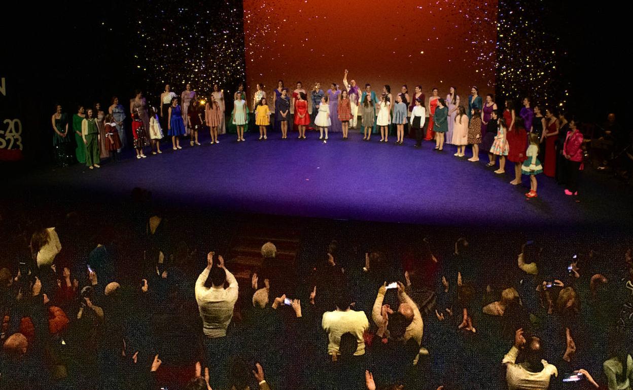 Gala de presentación de las candidatas en el Teatro Circo de Murcia. 
