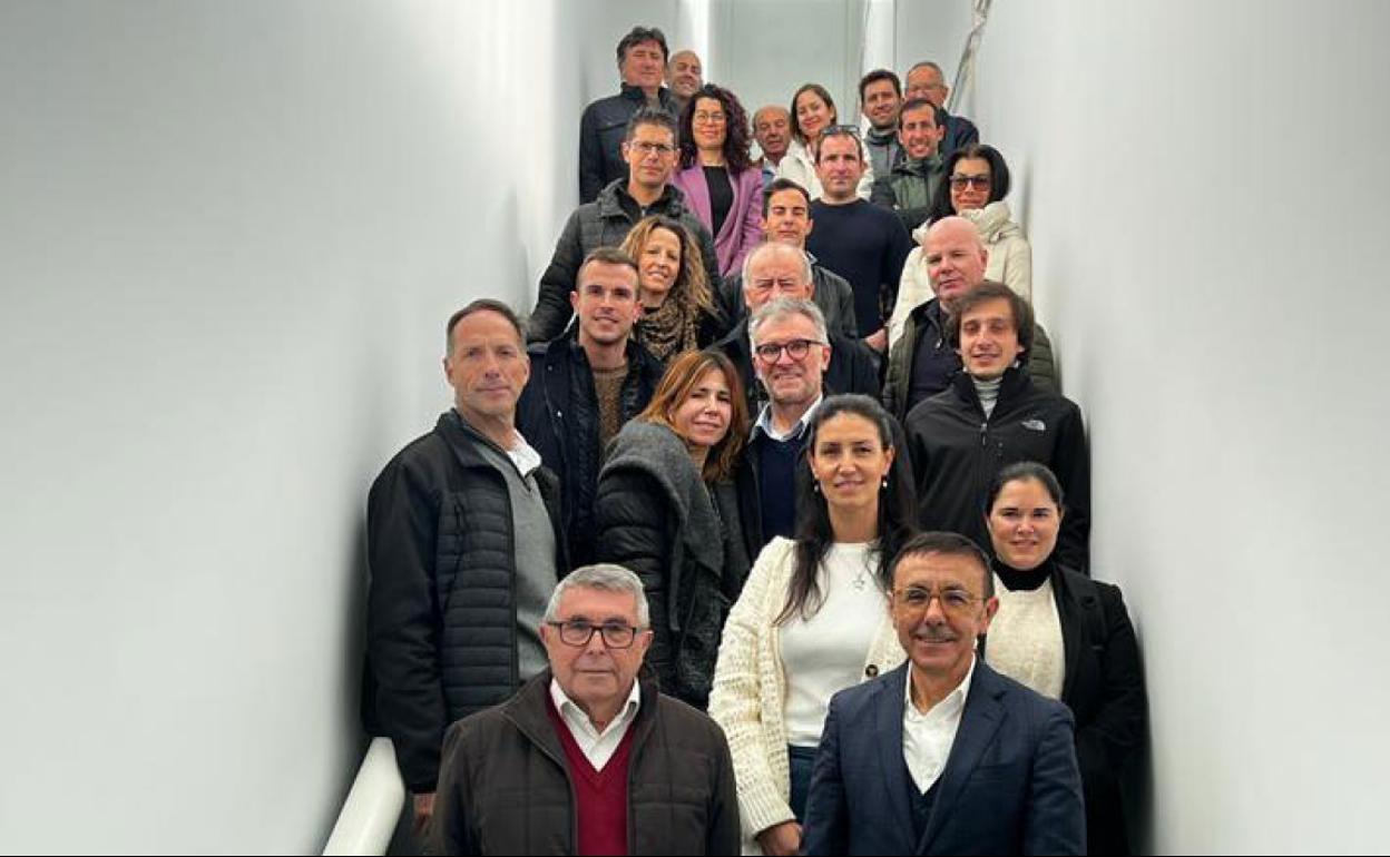 Los miembros de la asamblea general de la FTRM, el pasado sábado en el Teatro Victoria de Blanca.