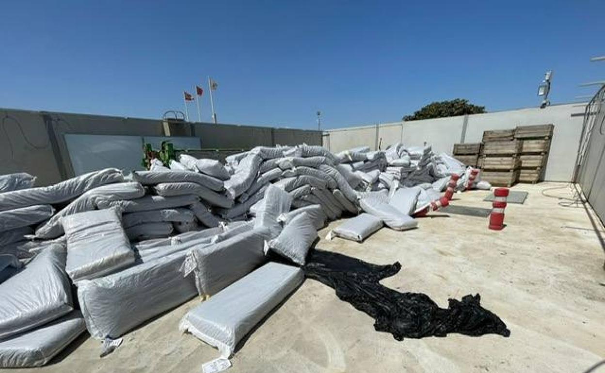 Sacos de pimientos, en Valladolises, en 2021. Imagen del sumario judicial.