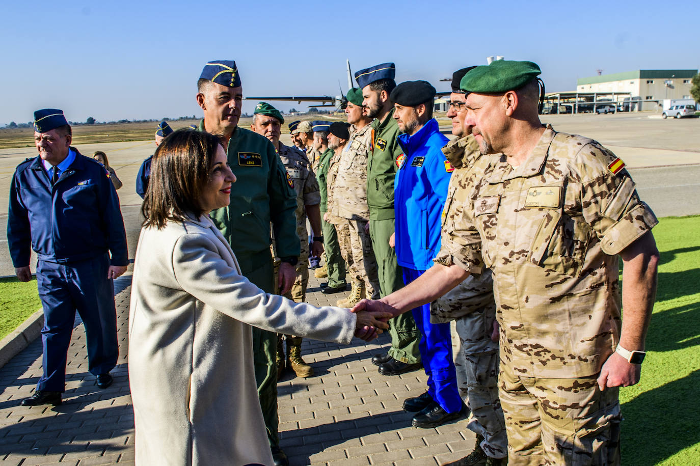 Fotos: La visita de la ministra Robles a la base aérea de Alcantarilla, en imágenes