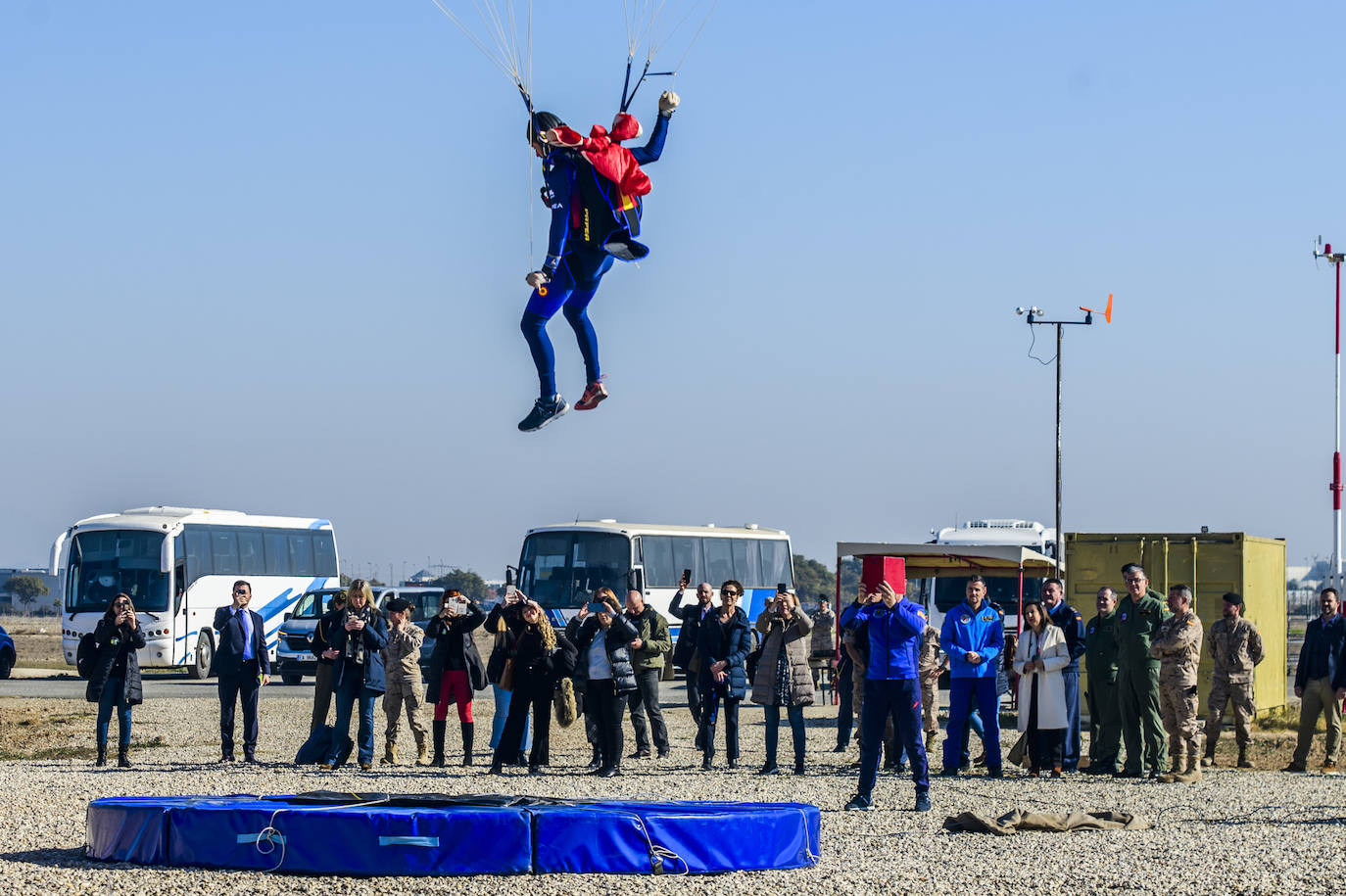 Fotos: La visita de la ministra Robles a la base aérea de Alcantarilla, en imágenes